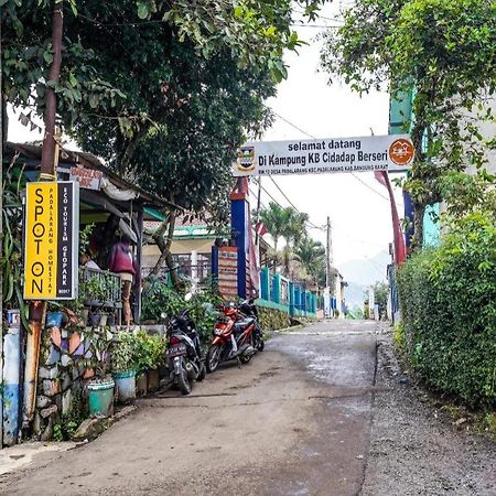 Oyo Homes 90917 Eco Tourism Geopark Padalarang Homestay Syariah Bandung Exterior foto