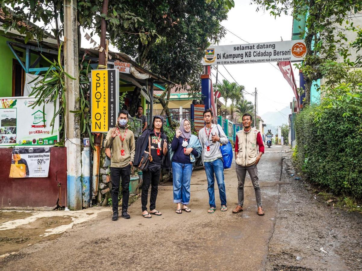 Oyo Homes 90917 Eco Tourism Geopark Padalarang Homestay Syariah Bandung Exterior foto